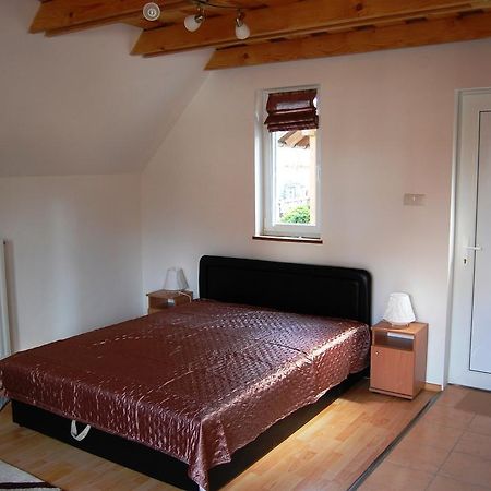 Maya Guesthouse Eger Ngoại thất bức ảnh