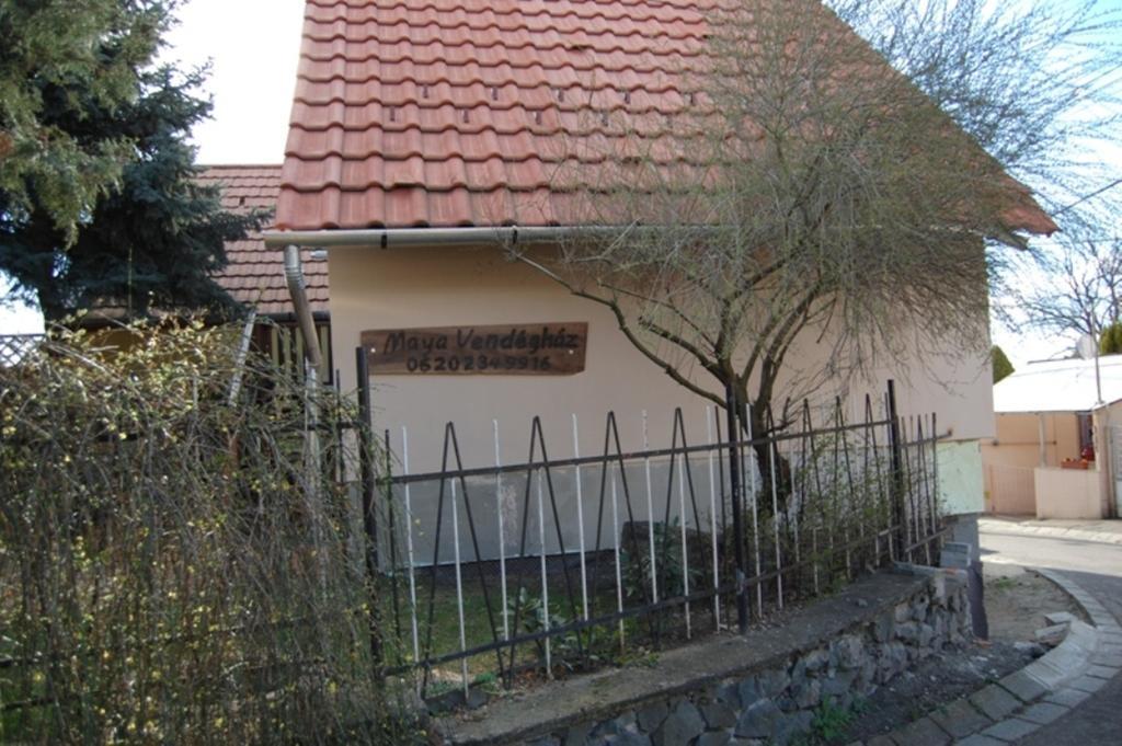 Maya Guesthouse Eger Ngoại thất bức ảnh
