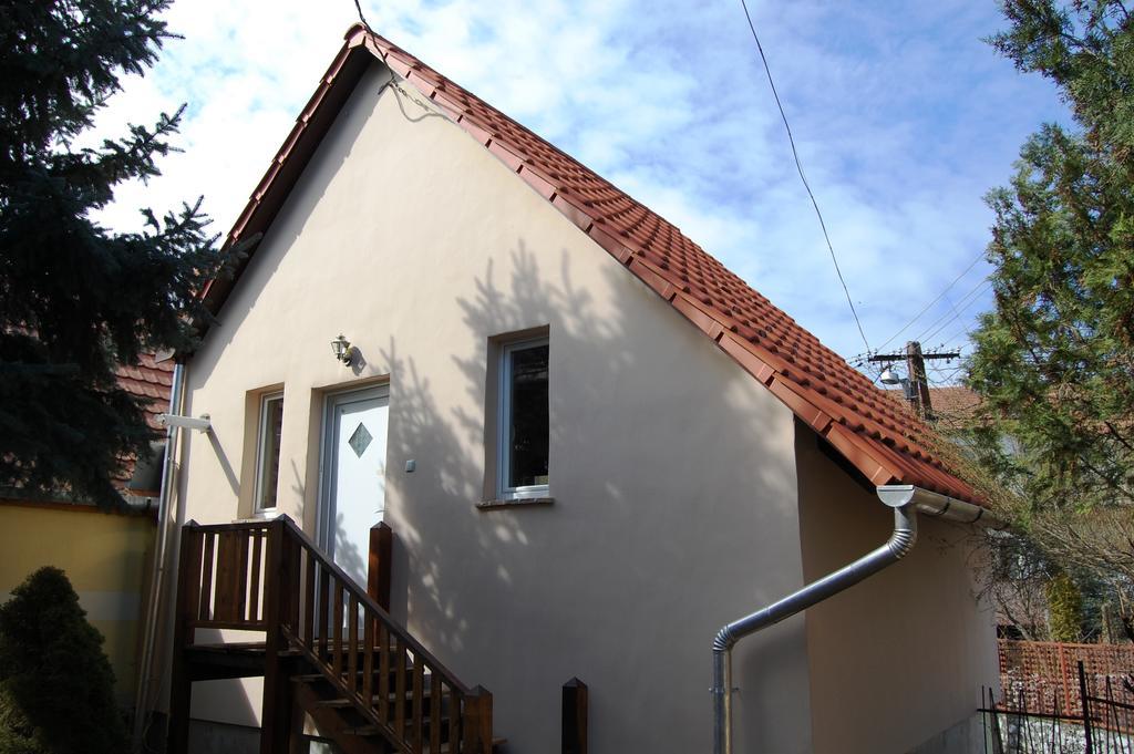 Maya Guesthouse Eger Ngoại thất bức ảnh