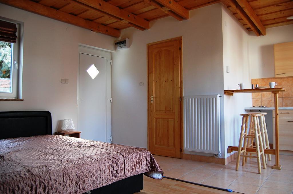 Maya Guesthouse Eger Phòng bức ảnh