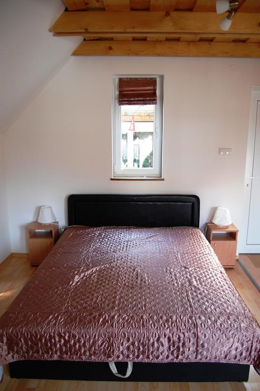 Maya Guesthouse Eger Phòng bức ảnh