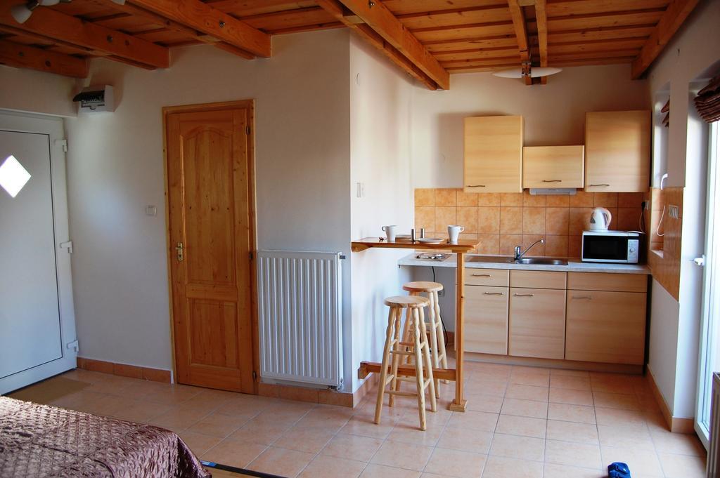 Maya Guesthouse Eger Ngoại thất bức ảnh